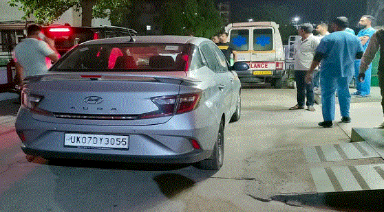 Photo of कर्ज में डूबे उत्तराखंड के एक ही परिवार के सात लोगों ने की खुदकुशी, कार में मिले सभी के शव