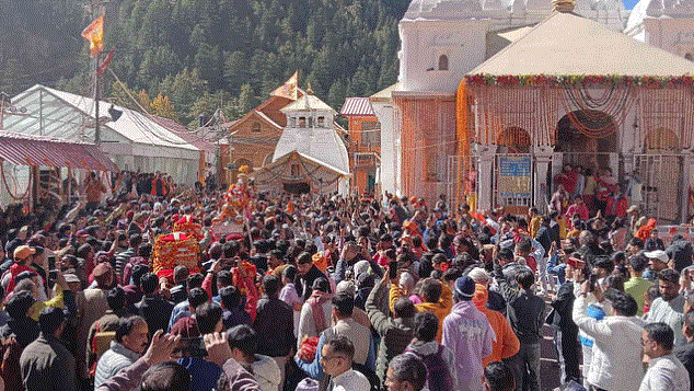 Photo of चारधाम यात्रा पर आए कर्नाटक के यात्री की मौत, सीने में दर्द होने पर अस्पताल में थे भर्ती