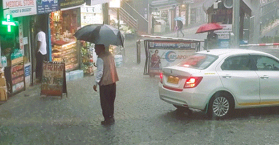 Photo of प्री-मानसून की बारिश से आठ डिग्री गिरा देहरादून का तापमान, गर्मी से मिली राहत