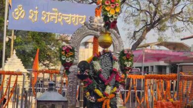 Photo of महाराष्ट्र: शनि शिंगणापुर मंदिर में 144 मुस्लिम समेत 167 कर्मचारी बरखास्त