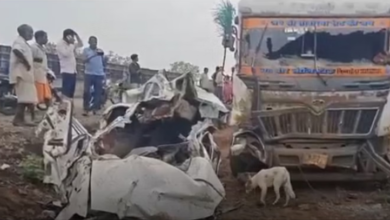 Photo of    MP : झाबुआ में दर्दनाक हादसा, सीमेंट से भरा ट्रक कार पर पलटा