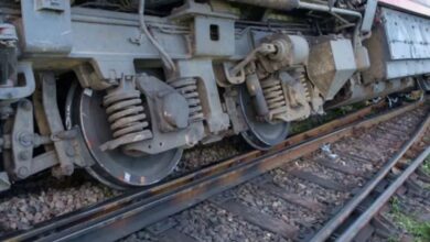 Photo of तमिलनाडु के चित्तेरी रेलवे स्टेशन पर बड़ा हादसा, पटरी से उतरी पैसेंजर ट्रेन