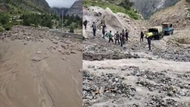 Photo of गमशाली में गदेरा उफान पर आने से चीन सीमा को जोड़ने वाला मलारी हाईवे बंद, सेना के वाहन फंसे