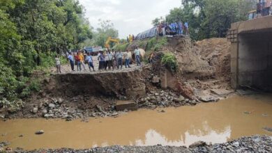 Photo of यात्रियों की बढ़ी मुश्किलें: कोटद्वार-नजीबाबाद के बीच दो जगह पर ध्वस्त हुआ हाईवे