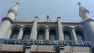 Photo of जबलपुर : ट्रैफिक सिग्नल्स बंद होने से चौपट हुई यातायात व्यवस्था, HC ने जारी किए कलेक्टर-एसपी को नोटिस