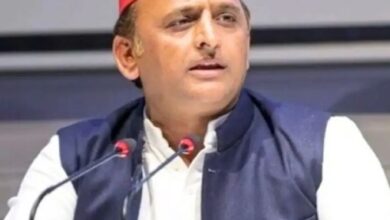Photo of ‘यूपी में बाढ़ से जान गंवा रहे लोग’, संसद परिसर में बोले अखिलेश यादव