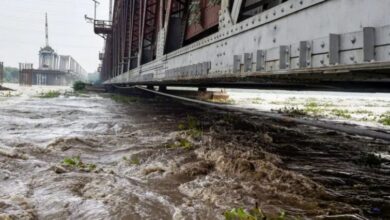 Photo of दिल्ली में चेतावनी स्तर से ऊपर बह रही है यमुना, पहाड़ों पर भी बारिश ने  बढ़ाया संकट