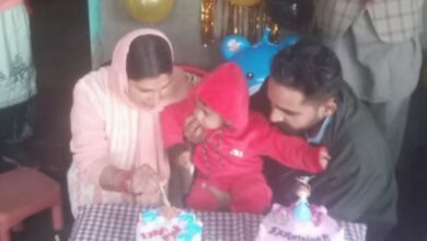 Photo of लव मैरिज से नाराज था पिता, बेटी और डेढ़ साल की नातिन को दातर से काट डाला