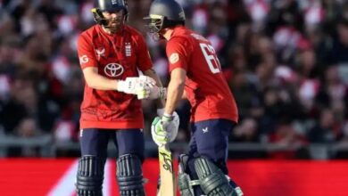 Photo of इंग्लैंड की तूफानी बैटिंग से रिकॉर्ड बुक हो गई तितर-बितर