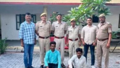 Photo of युवक की हत्या के आरोप में दो सगे भाई गिरफ्तार