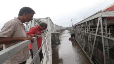 Photo of दिल्ली में यमुना खतरे के निशान से नीचे, तेजी से कम हो रहा है पानी