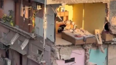 Photo of दिल्ली के सब्जी मंडी इलाके में चार मंजिला इमारत ढही, कई वाहनों पर गिरा मलबा