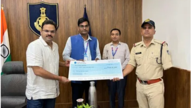 Photo of हादसे में हाथ गंवाने वाले एएसआई को 50 लाख, शहीद आरक्षक के परिजनों को मिले एक करोड़