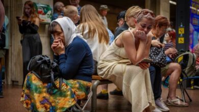 Photo of रूस ने कीव पर दागे 800 ड्रोन, मिसाइल हमले के बाद कैबिनेट भवन से धुआं उठता देखा गया