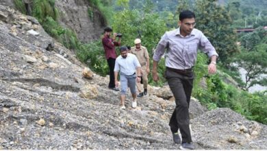 Photo of उत्तराखंड: आपदा के कारण आज कई रूट डायवर्ट, मसूरी का रास्ता आज भी बंद