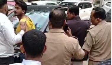 Photo of कचहरी में चैंबर में बैठे अधिवक्ता पर चाकू से किया हमला