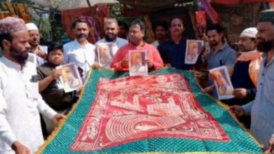 Photo of एमपी: मुस्लिम समाज ने दरगाह पर की संत प्रेमानंद महाराज के स्वस्थ होने की दुआ