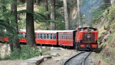 Photo of हावड़ा की रफ्तार पर धुंध की ब्रेक, कालका से तीन ट्रेनें 2 घंटे लेट