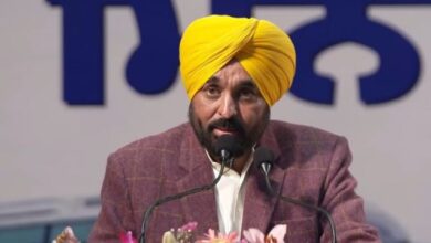 Photo of पंजाब में सियासी घमासान: मुलाकाती ही जज बन जाएं… डेरा ब्यास प्रमुख और मजीठिया की मुलाकात पर सीएम का तंज