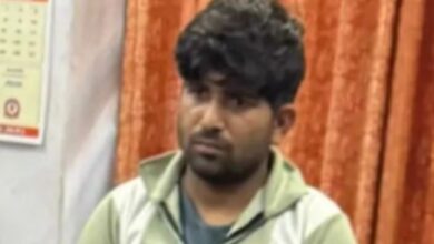 Photo of हमीदिया अस्पताल में डॉक्टर बनकर ठगी, मरीजों के परिजनों से वसूले हजारों रुपये, आरोपी गिरफ्तार