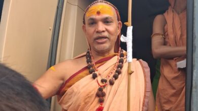 Photo of गाय को ‘माता’ का दर्जा देने की मांग, रायबरेली में बोले शंकराचार्य