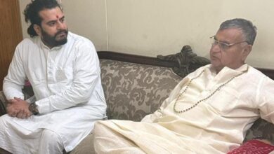 Photo of महंत नित्यानंद जी ने आज सतपाल ब्रह्मचारी सांसद से की मुलाकात, स्वास्थ्य की ली जानकारी
