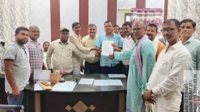 Photo of आवास की पात्रता सूची को लेकर प्रधानों ने सौंपा ज्ञापन