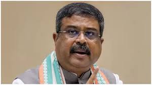 Photo of इस्तीफे के बाद भी बरकरार धर्मेंद्र प्रधान का सियासी कद, ओडिशा में बढ़ीं अटकलें