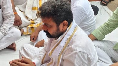 Photo of आयुष मंत्री डॉ. दयाशंकर मिश्र ‘दयालु’ ने विधि-विधान से पूजा-अर्चन कर सामनेघाट में सड़क निर्माण का किया शिलान्यास