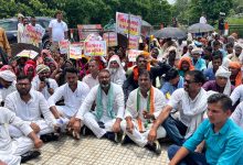 Photo of पट्टाधारकों को संबंधित भूखंडों पर कब्जा दिलाने की मांग को लेकर कांग्रेसियों ने किया धरना – प्रदर्शन