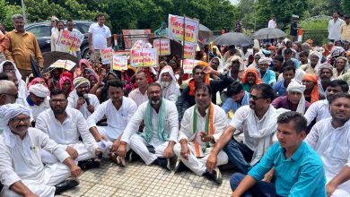 Photo of पट्टाधारकों को संबंधित भूखंडों पर कब्जा दिलाने की मांग को लेकर कांग्रेसियों ने किया धरना – प्रदर्शन