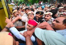 Photo of अखिलेश यादव को पुलिस सुरक्षा में छत्रसाल स्टेडियम ले जाया गया, समर्थकों ने किया विरोध | Akhilesh Yadav