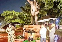 Photo of छात्रों पर लाठीचार्ज के विरोध में संसद परिसर में धरने पर बैठे सांसद चंद्रशेखर आजाद