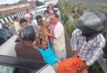 Photo of विधायक पी.एन. पाठक ने पेश की मानवता की मिसाल | मार्ग दुर्घटना में घायल को अपनी गाड़ी से भिजवाया अस्पताल