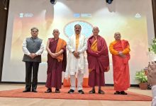 Photo of सारनाथ में धूमधाम से मनाया गया धम्मचक्कप्पवत्तन दिवस, उपमुख्यमंत्री केशव प्रसाद मौर्य ने बुद्ध के मध्यम मार्ग को बताया विश्व शांति का संदेश