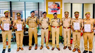 Photo of पुलिस महानिदेशक रेलवे ने सराहनीय कार्य के लिए जीआरपी चारबाग और सर्विलांस पुलिस टीम को प्रशस्ति पत्र प्रदान किया….