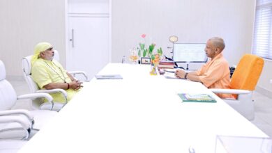 Photo of चिल्लूपार के विकास के लिए विधायक राजेश त्रिपाठी ने की मुख्यमंत्री से मुलाकात