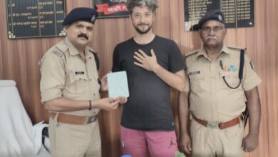 Photo of ऑपरेशन ‘अमानत’ के तहत फ्रांसीसी यात्री को लौटाया गया खोया टैबलेट