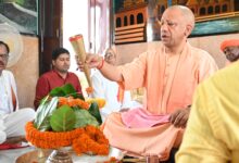 Photo of सावन के दूसरे सोमवार सीएम योगी ने किया रुद्राभिषेक