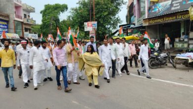 Photo of पडरौना में निकाली गई भव्य तिरंगा रैली, देशभक्ति के नारों से गूंजा शहर