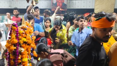 Photo of तीसरे सोमवार को शिव मंदिरों उमड़ी भीड़