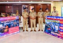 Photo of पुलिस महानिदेशक उ0प्र0 राजीव कृष्ण द्वारा रेल यात्रियों की सुरक्षा एवं जहरखुरानी/पथराव की घटनाओं की रोकथाम हेतु जन-जागरूकता अभियान का किया गया शुभारंभ !