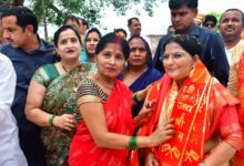 Photo of कांवड़ियों पर बरसे फूल,हर-हर महादेव के जयघोष से गूंजा शाहाबाद