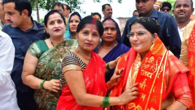Photo of कांवड़ियों पर बरसे फूल,हर-हर महादेव के जयघोष से गूंजा शाहाबाद