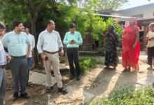Photo of एडीएम ने मातहतों के साथ किया बाढ़ क्षेत्र का निरीक्षण
