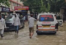 Photo of BHU में जलजमाव ने रोकी एंबुलेंस की राह, सर्पदंश पीड़िता की मौत का आरोप