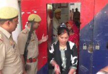 Photo of सलाखों के पीछे भी कायम रहा भाई-बहन का प्यार, रक्षाबंधन पर भावुक हुईं बहनें