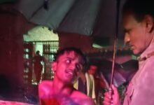 Photo of आधी रात चाकू की नोक पर घर में घुसे चोर, गृहस्वामी के जागते ही छत से कूदे