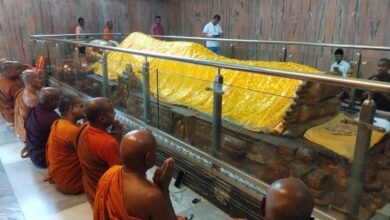 Photo of मधु पूर्णिमा पर भिक्षुओं ने की कल्याण की कामना, संघ को भोजनदान