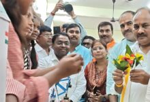 Photo of दारा सिंह चौहान ने दुदही नगर पंचायत कार्यालय का किया उद्घाटन, विभिन्न विभागों के स्टालों का किया अवलोकन